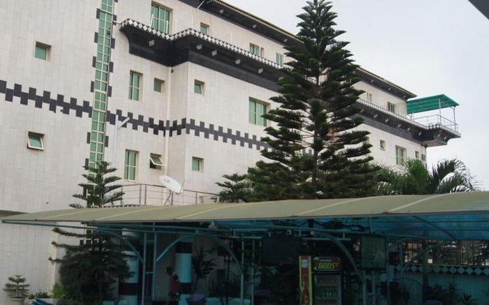 Royalview Hotel and Suites