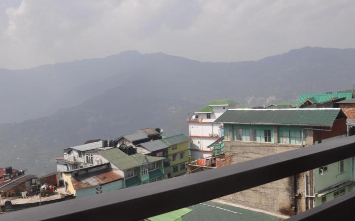Hotel MMR Manor MG Marg