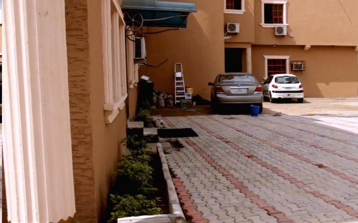 HI POINT HOTEL AND SUITES