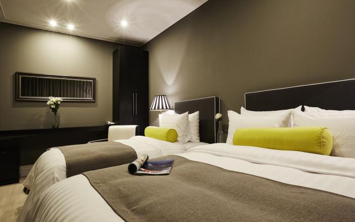 Urban Island Hotel