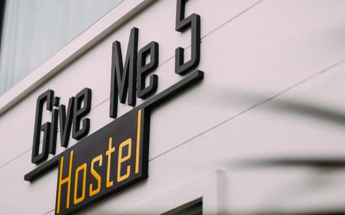 Give Me 5 Hostel