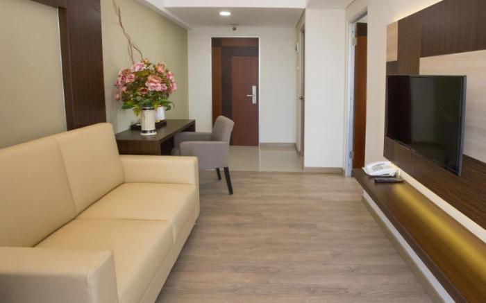 Hotel Gunawangsa MERR