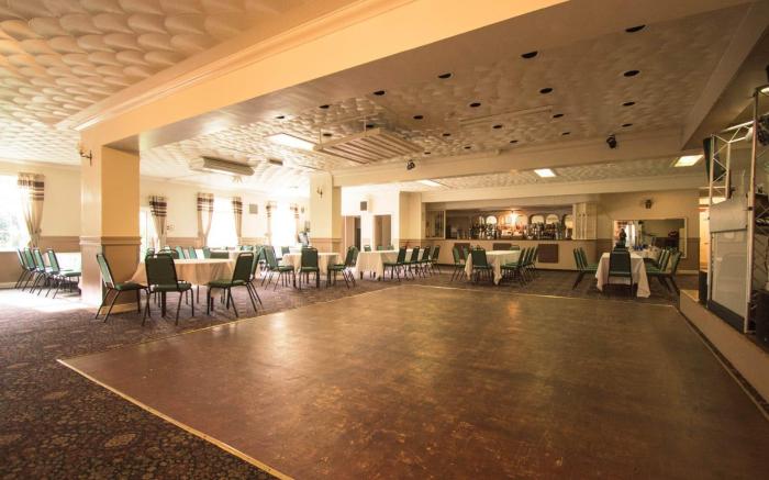 Pinegrove Hotel