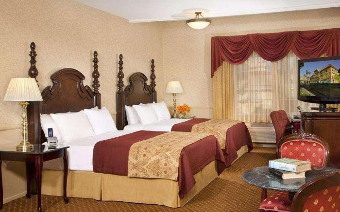 Azure Hotel & Suites Ontario, A Trademark Collection Hotel