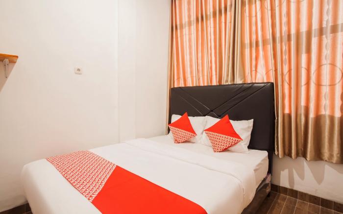 OYO 2720 Sutomo Inn