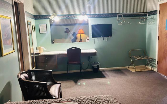 Super 7 Inn Dallas Near Duncanville