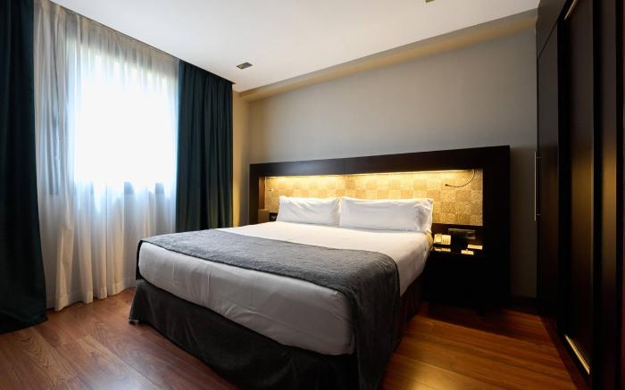 Catalonia Port Hotel