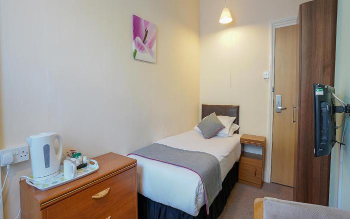OYO Shanklin Beach Hotel