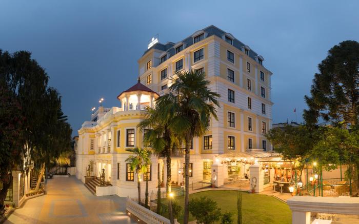 Maya Manor Boutique Hotel by KGH Group