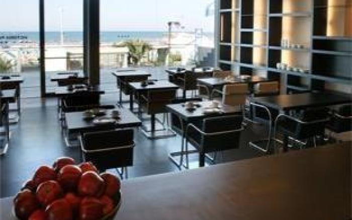 Victoria Palace Hotel