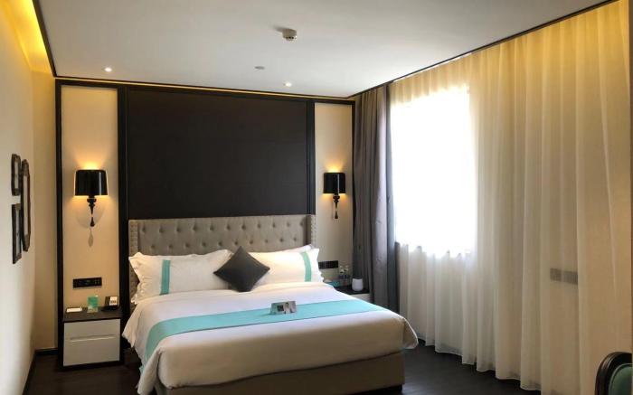 Xana Hotelle Hubei University