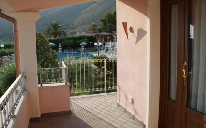 Hotel Ristorante Borgo La Tana