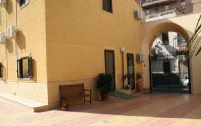 Hotel d'Orleans