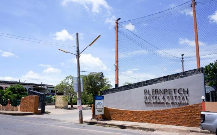 Plernpetch Hotel