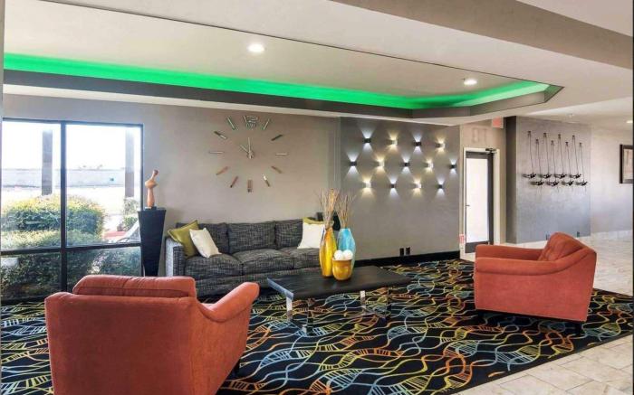 Days Inn by Wyndham Fort Worth North / Fossil Creek