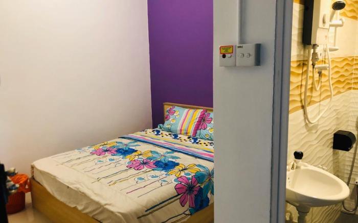 Benut HomeStay ( SRI TANJUNG)