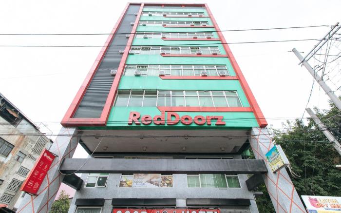 RedDoorz near Quiapo Church Manila