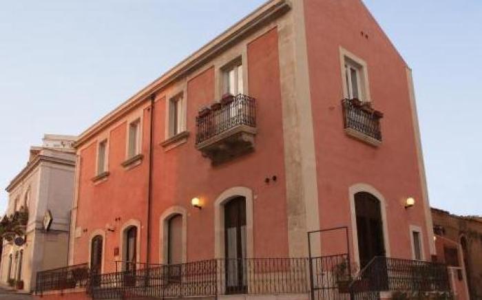 Lakkios charming suites and rooms