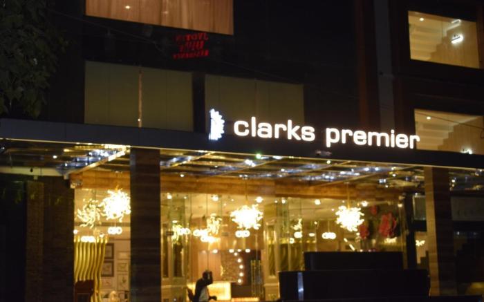 Clarks Premier