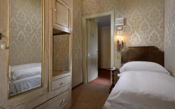Hotel Flora