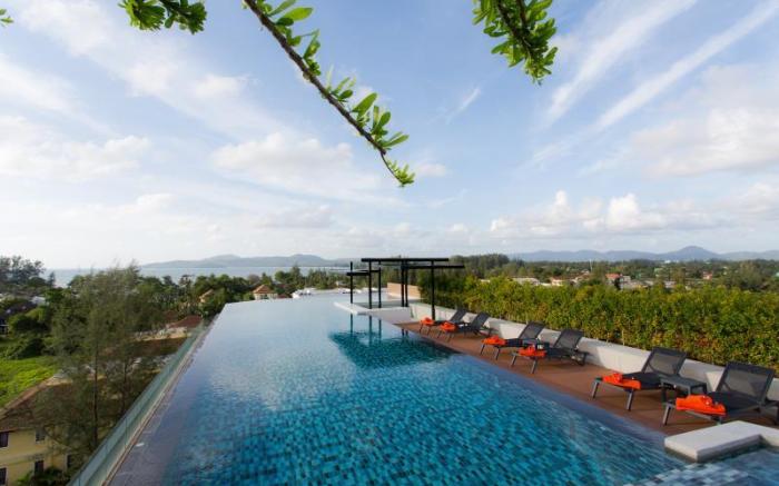 6th Avenue Surin Beach
