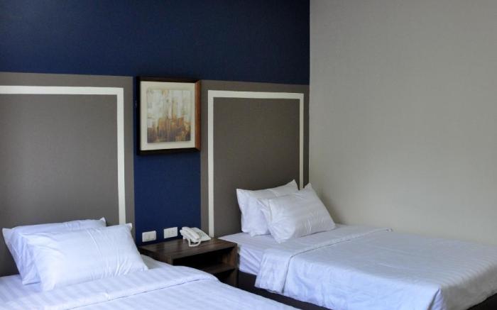 S Hotel & Residences