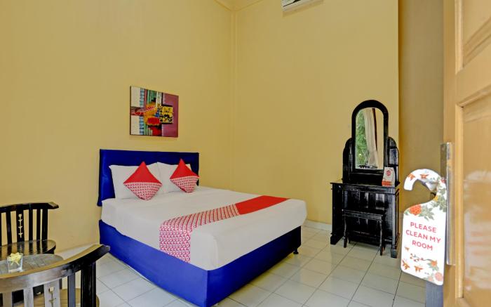 OYO 3096 Hotel Dewi Warsiki Near Gilimanuk Port