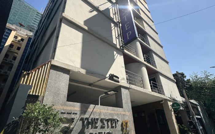 Collection O The Step Sathorn