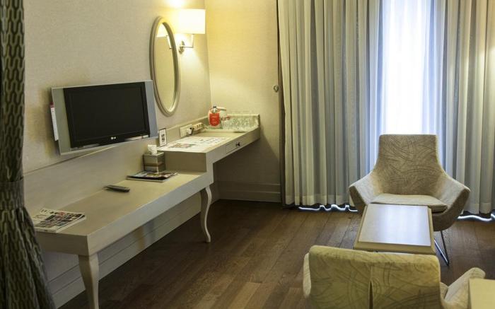 Faros Old City Hotel