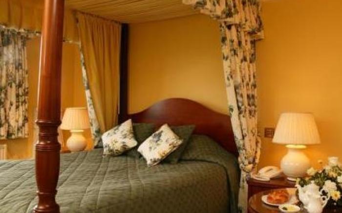 Stirrups Hotel