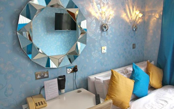 Crompton Guest House