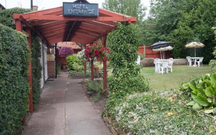 Tudor Lodge Hotel