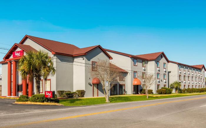 Red Roof Inn & Suites Pensacola - NAS Corry