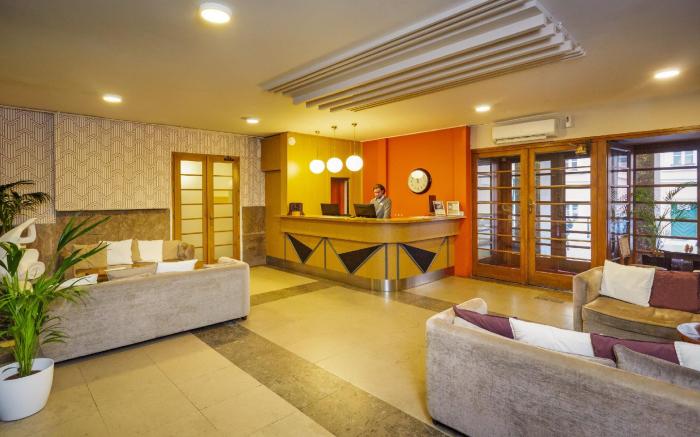 Metropolitan Old Town Hotel