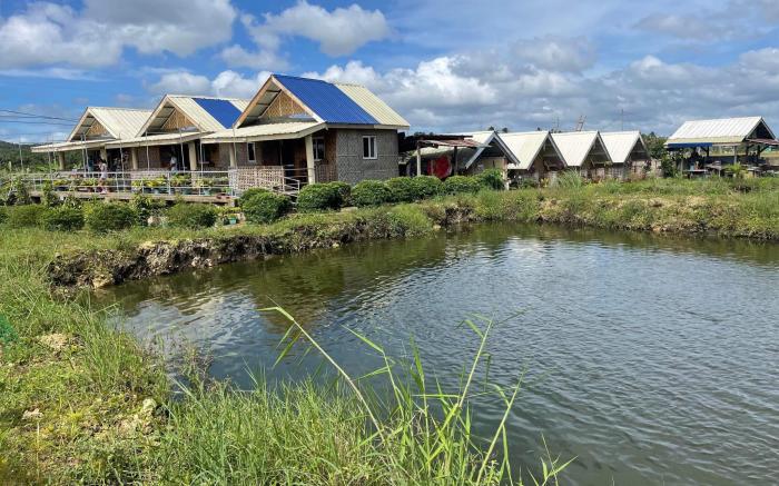 Jazz Ferme Inn Batuan Bohol Camper Chalet