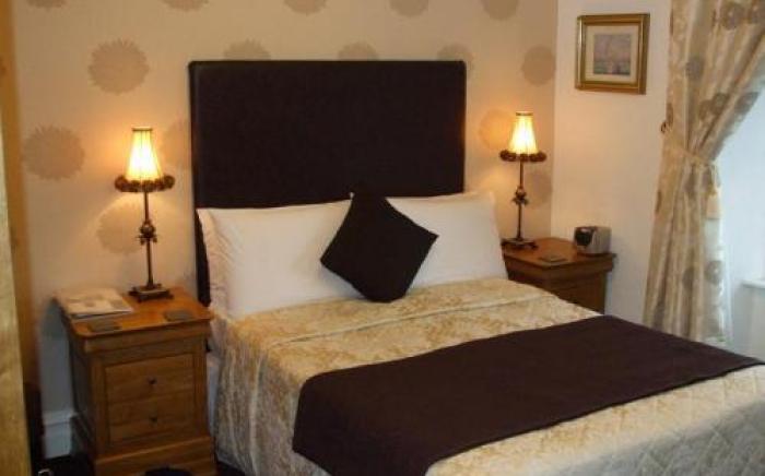 Invergarry Room Only Guest House For Adults