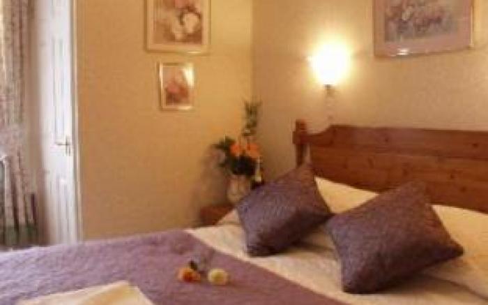 Brentwood Guest House
