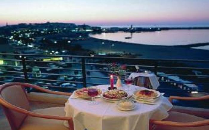 Kyma Suites Beach Hotel