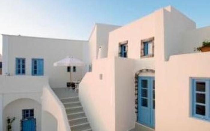 Pantelia Suites