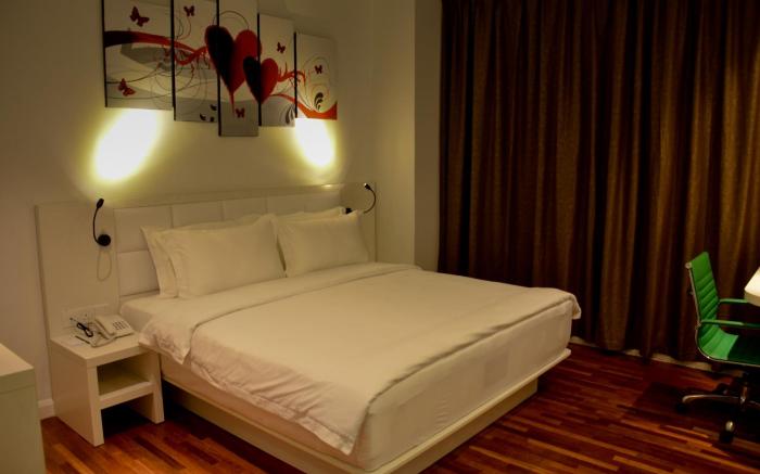Pine Garden Hotel