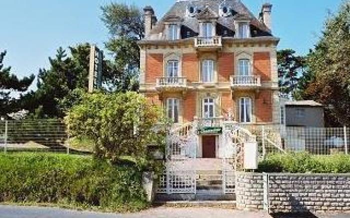 Les Villas d'Arromanches, Teritoria