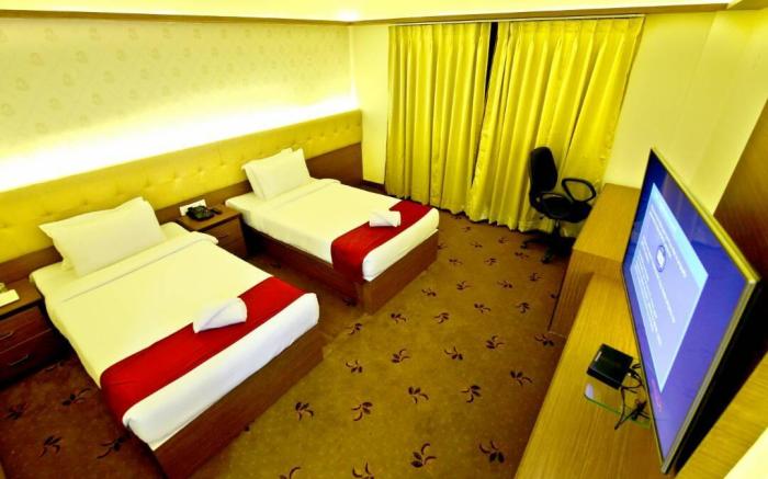 Solaris Hotel and Club