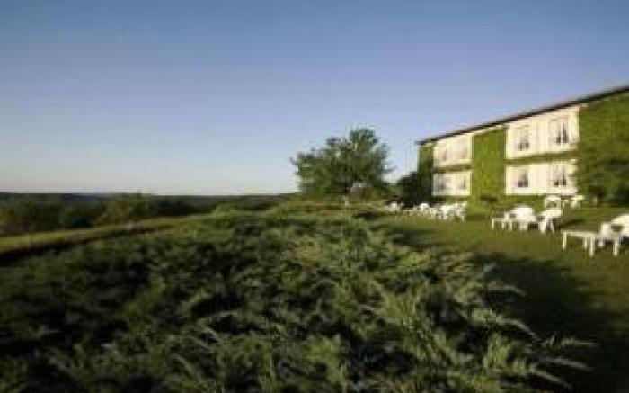 Hotel Restaurant La Montagne De Brancion