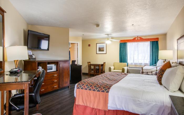 Sandia Peak Inn Old Town ABQ, a Howard Johnson by Wyndham