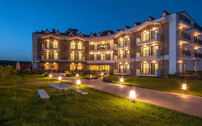 Acroter Hotel & Spa