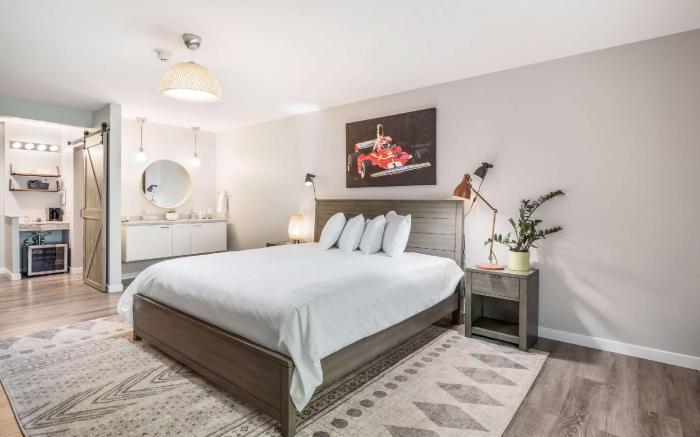 The Shore Club Wisconsin, Ascend Hotel Collection
