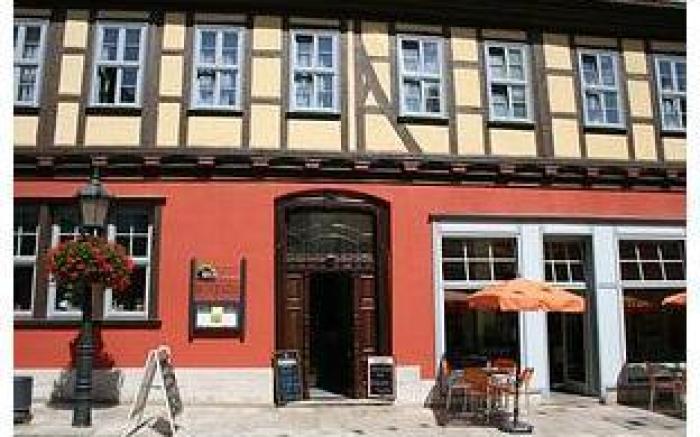 Muhlhauser Hof und Stadtmauer