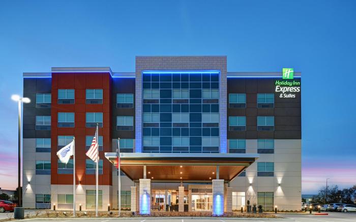 Holiday Inn Express And Suites Houston - Memorial City Centre By IHG