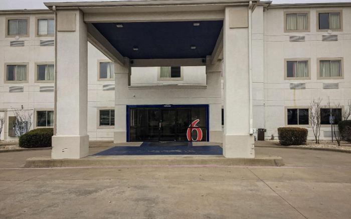 Motel 6 Woodway, TX