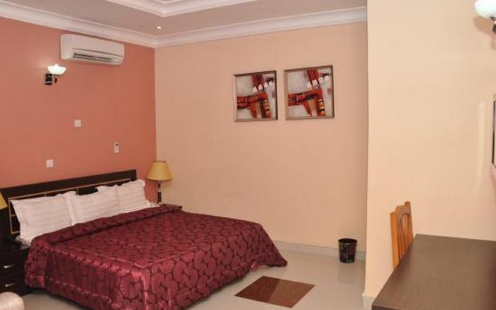 Auris Court Suites And Apartments